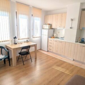 Предлагается на продажу двухкомнатная квартира в популярном районе Бургаса - Сарафово.