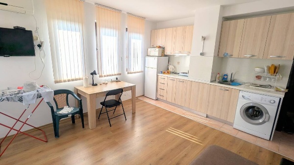 Предлагается на продажу двухкомнатная квартира в популярном районе Бургаса - Сарафово.