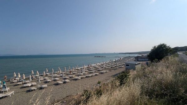 Предлагается на продажу двухкомнатная квартира в популярном районе Бургаса - Сарафово. — изображение 13