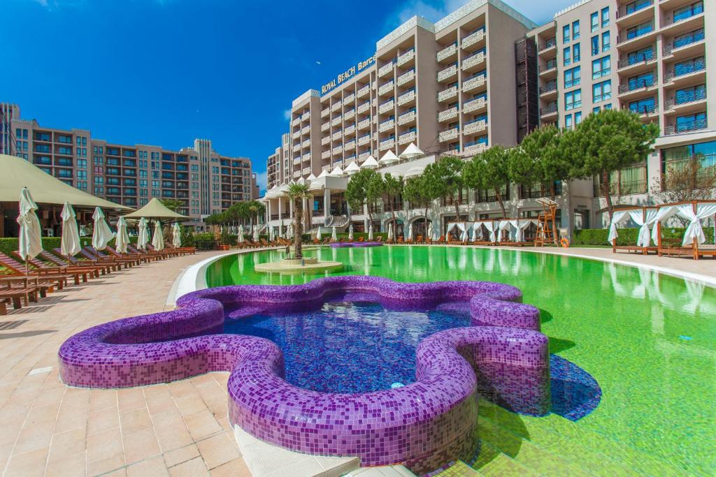 Уютный апартамент с одной спальней в ЖК Barcelo Royal Beach, Солнечный Берег — изображение 3