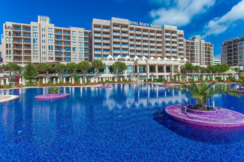 Уютный апартамент с одной спальней в ЖК Barcelo Royal Beach, Солнечный Берег — изображение 10