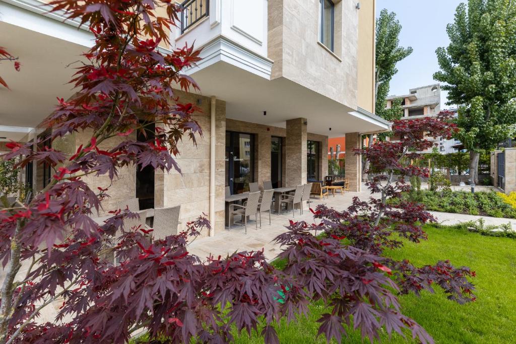 Просторный апартамент с одной спальней в ЖК Emilia Romana Park, Солнечный Берег — изображение 4