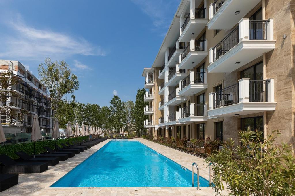 Просторный апартамент с одной спальней в ЖК Emilia Romana Park, Солнечный Берег — изображение 7