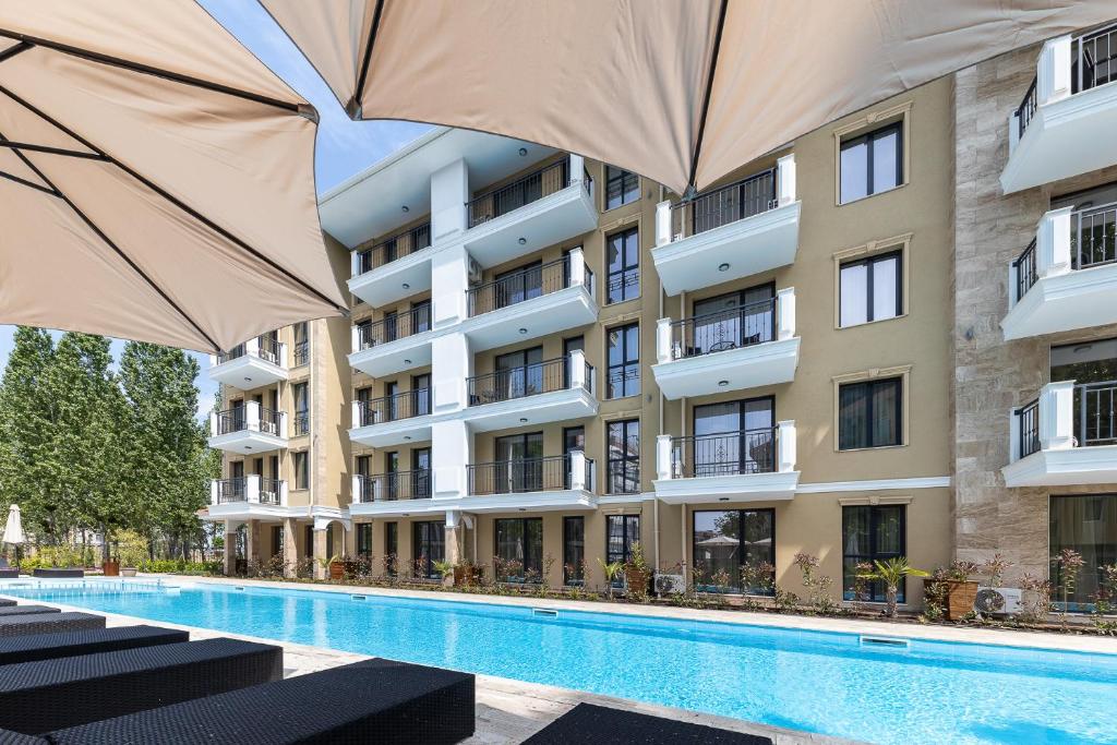 Просторный апартамент с одной спальней в ЖК Emilia Romana Park, Солнечный Берег — изображение 9