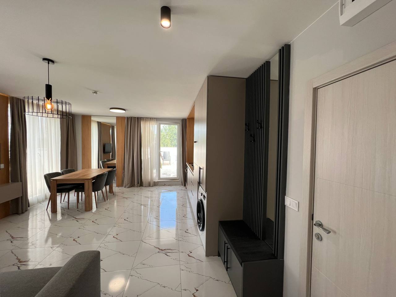 Просторный апартамент с одной спальней в ЖК Emilia Romana Park, Солнечный Берег — изображение 10