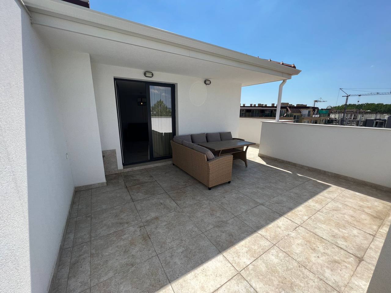 Просторный апартамент с одной спальней в ЖК Emilia Romana Park, Солнечный Берег — изображение 12