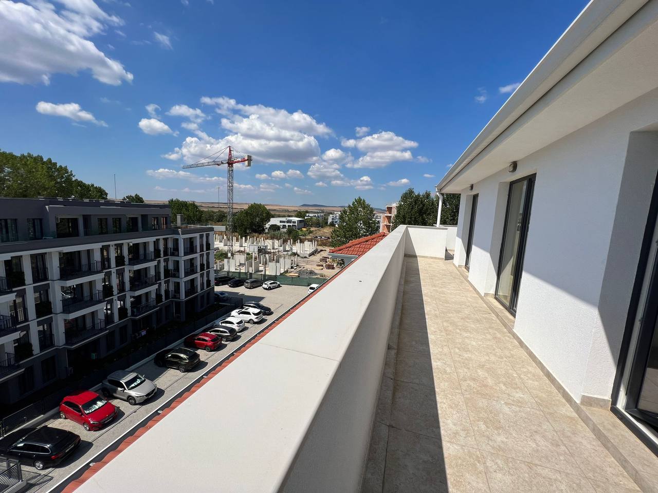 Просторный апартамент с одной спальней в ЖК Emilia Romana Park, Солнечный Берег — изображение 18