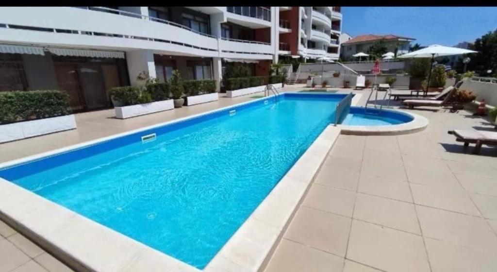 Просторный апартамент с двумя спальнями в ЖК Лазурь 5, Свети Влас — изображение 4