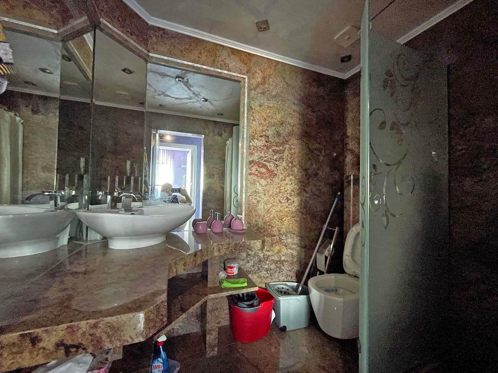 Просторный апартамент с двумя спальнями в ЖК Atrium, Еленити — изображение 14