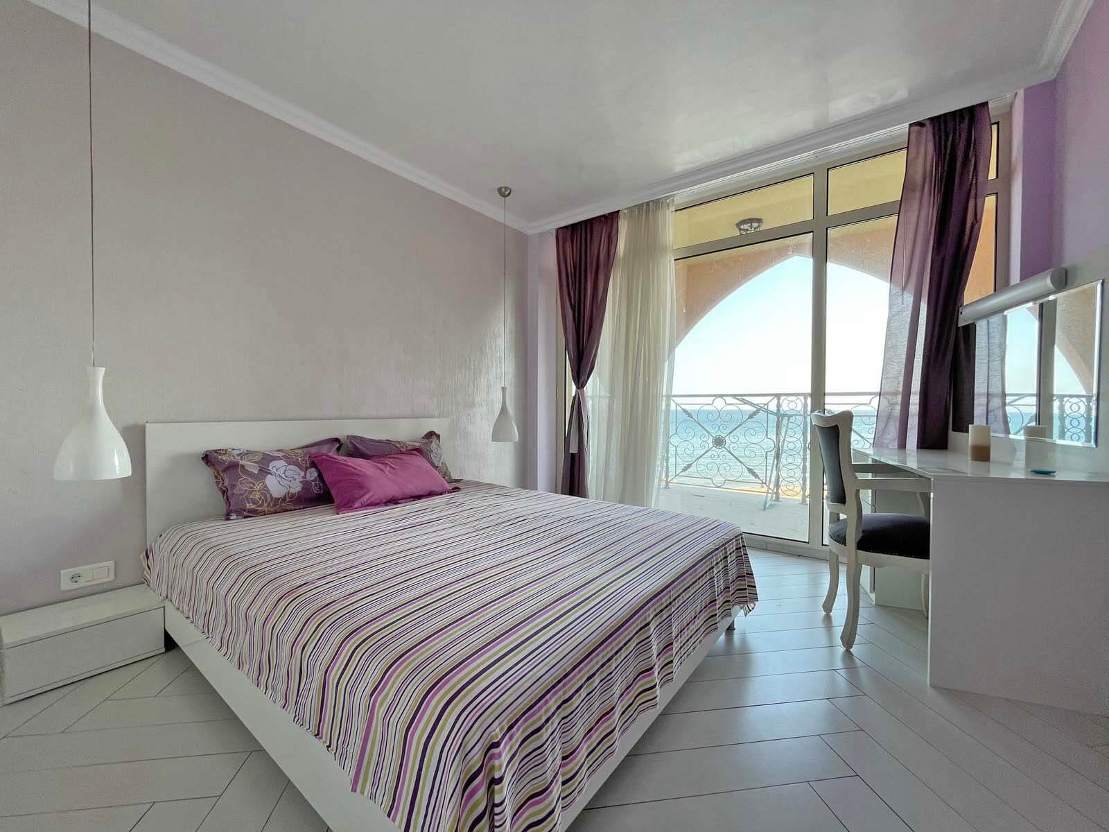 Просторный апартамент с двумя спальнями в ЖК Atrium, Еленити — изображение 16