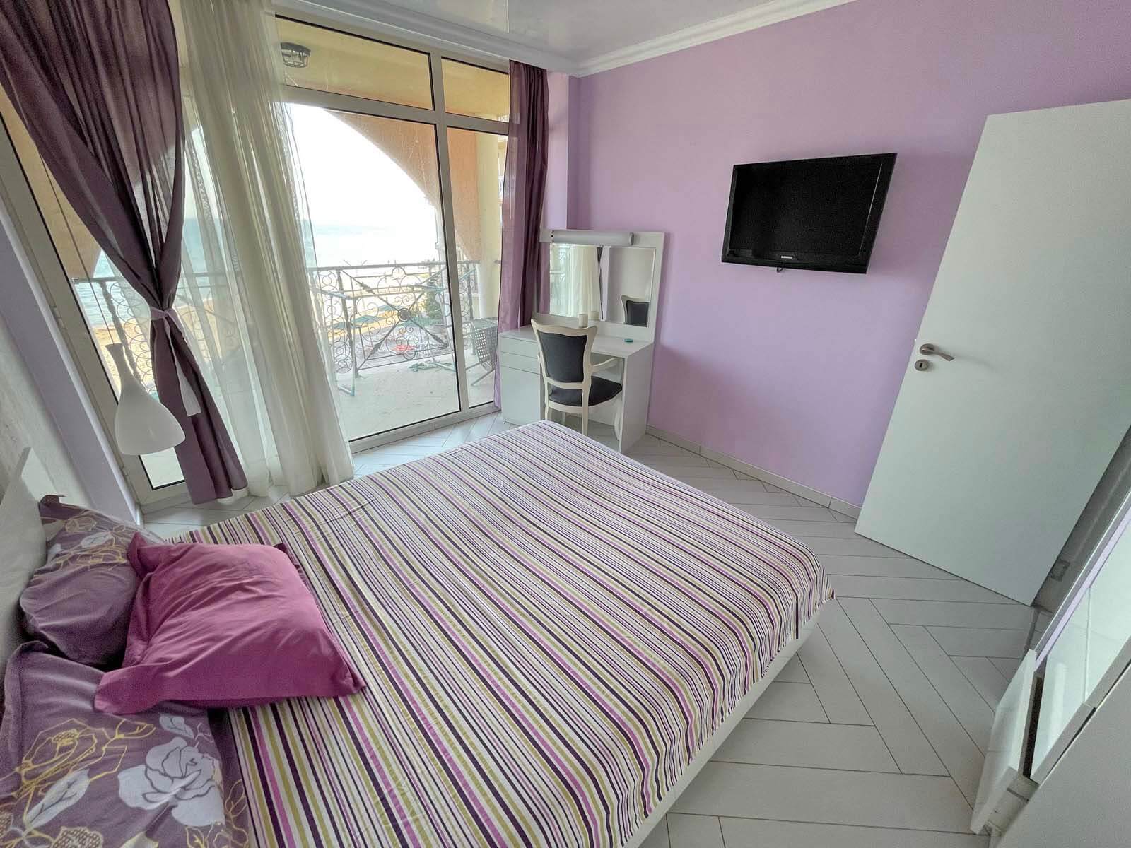 Просторный апартамент с двумя спальнями в ЖК Atrium, Еленити — изображение 17