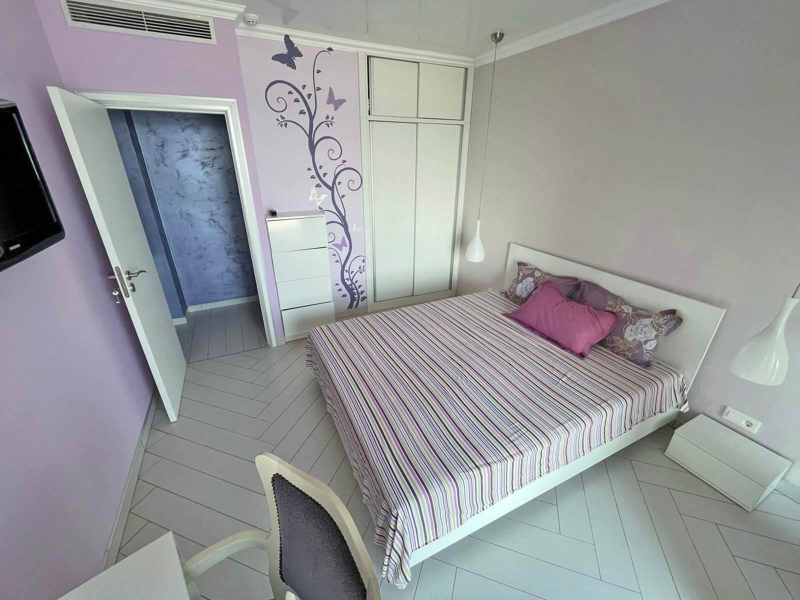 Просторный апартамент с двумя спальнями в ЖК Atrium, Еленити — изображение 18