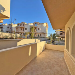 Светлый апартамент с одной спальней в ЖК Grand Village, Кошарица