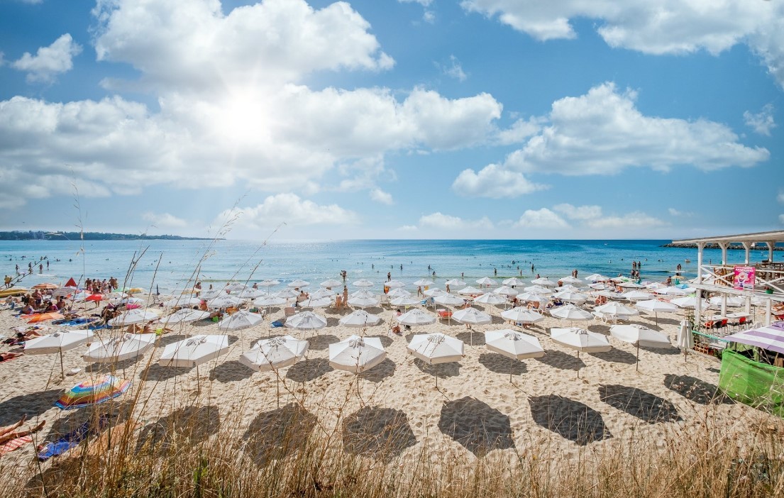 Светлый апартамент с двумя спальнями в ЖК Sea Fort, Свети Влас — изображение 5