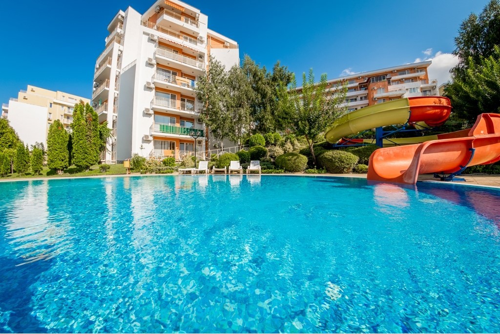 Светлый апартамент с двумя спальнями в ЖК Sea Fort, Свети Влас — изображение 6