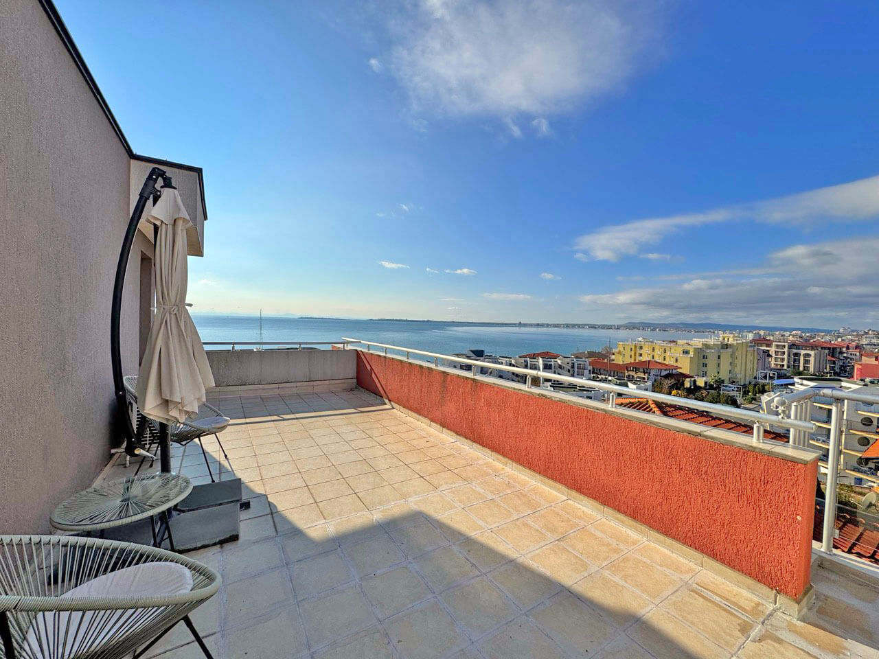 Просторный апартамент с двумя спальнями в ЖК Лазурь 5, Свети Влас — изображение 20