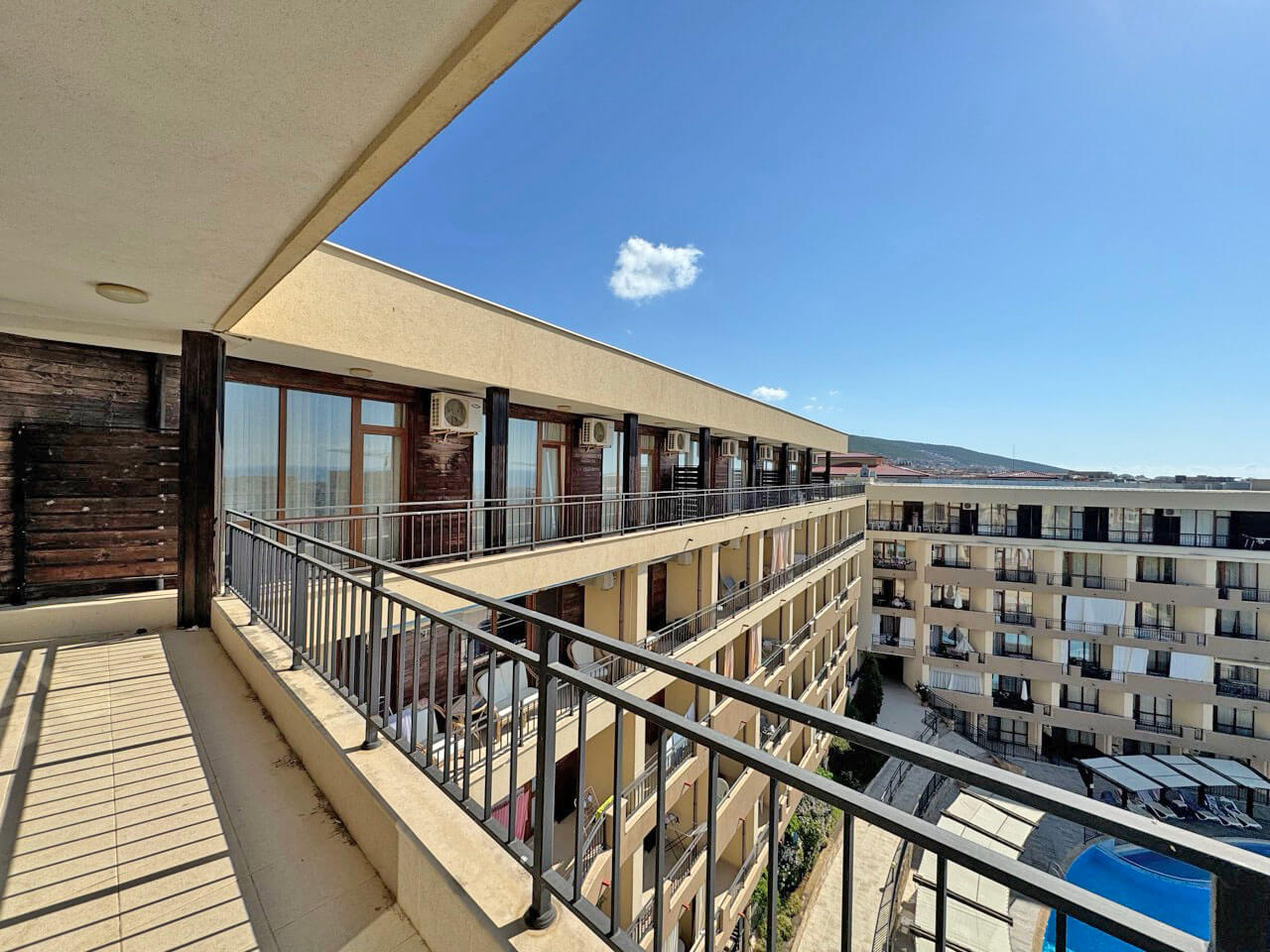 Просторный апартамент с одной спальней в ЖК Luxor, Свети Влас — изображение 8