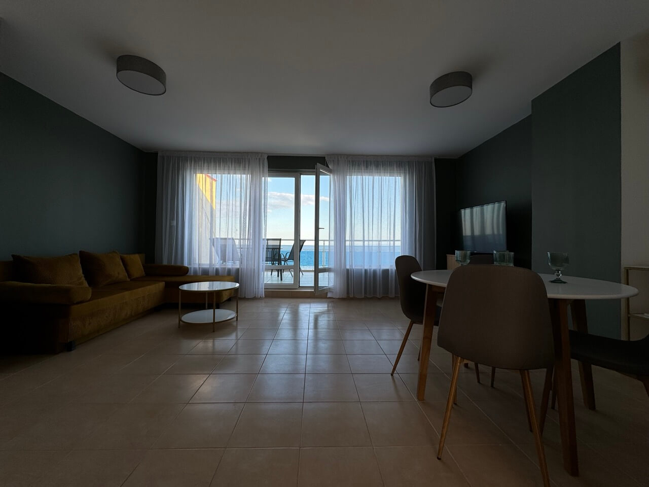 Просторный апартамент с двумя спальнями в ЖК Oasis, Равда — изображение 14