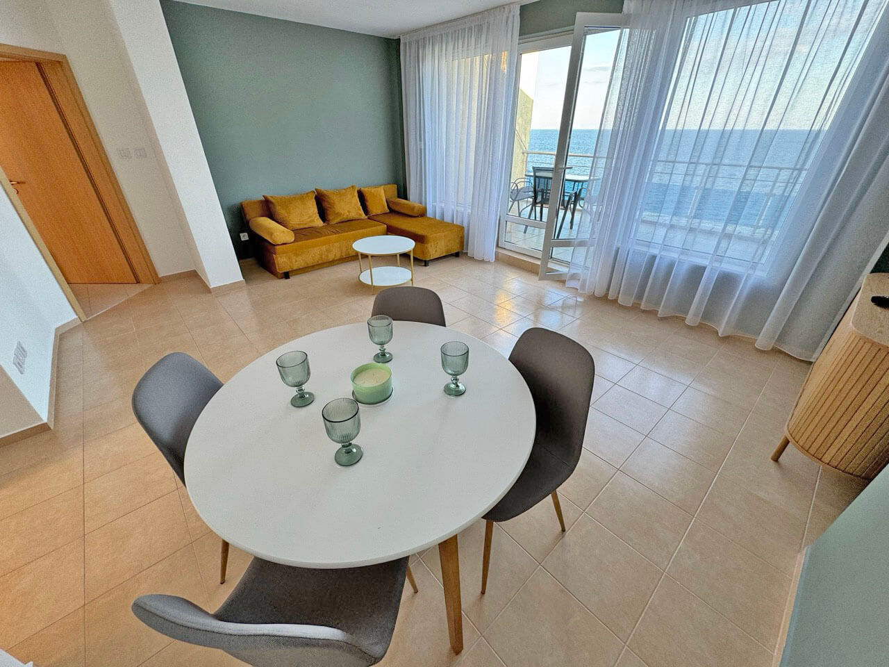 Просторный апартамент с двумя спальнями в ЖК Oasis, Равда — изображение 17