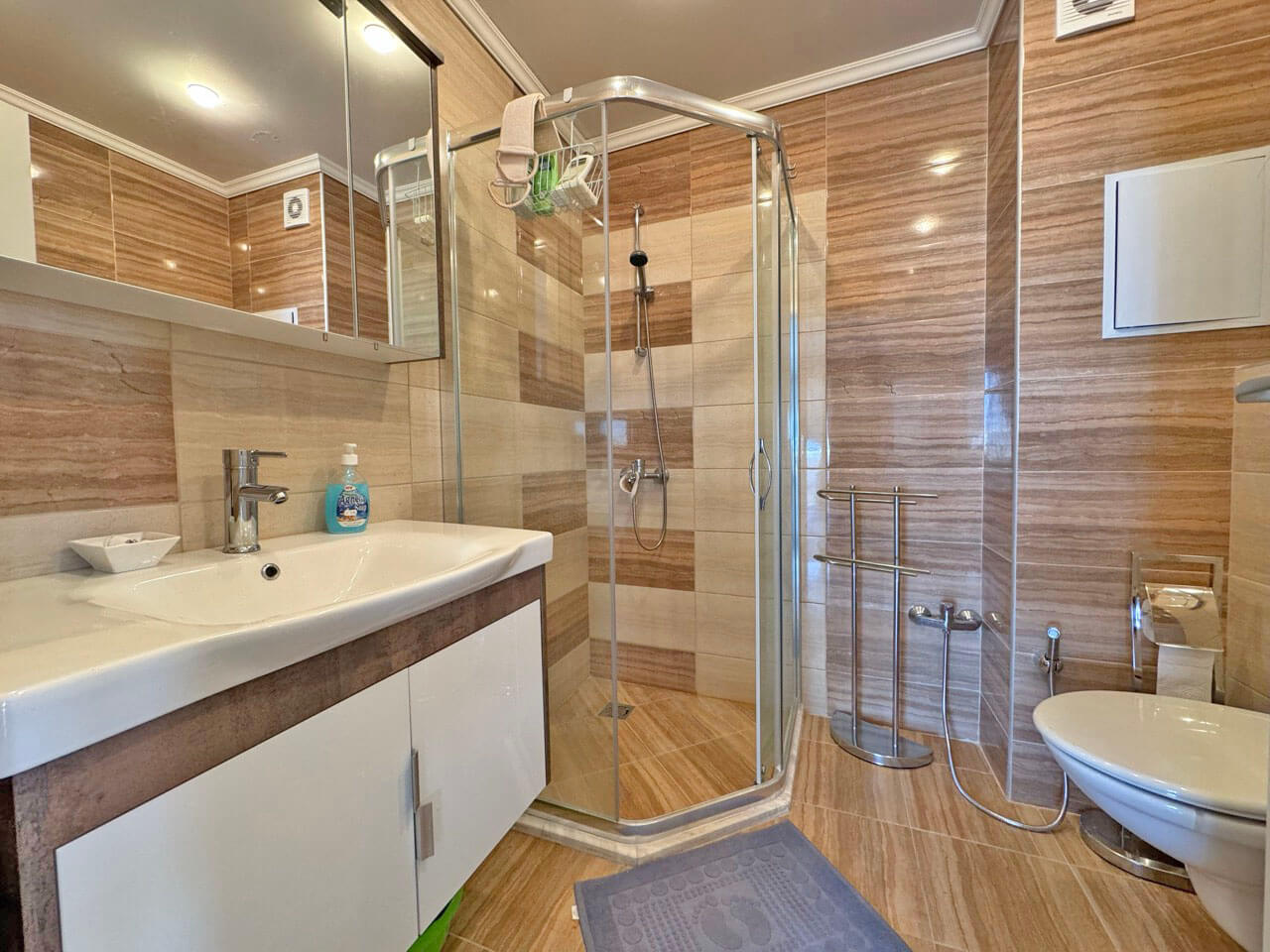 Просторный апартамент с одной спальней в ЖК Omega Resort, Равда - Изображение 6