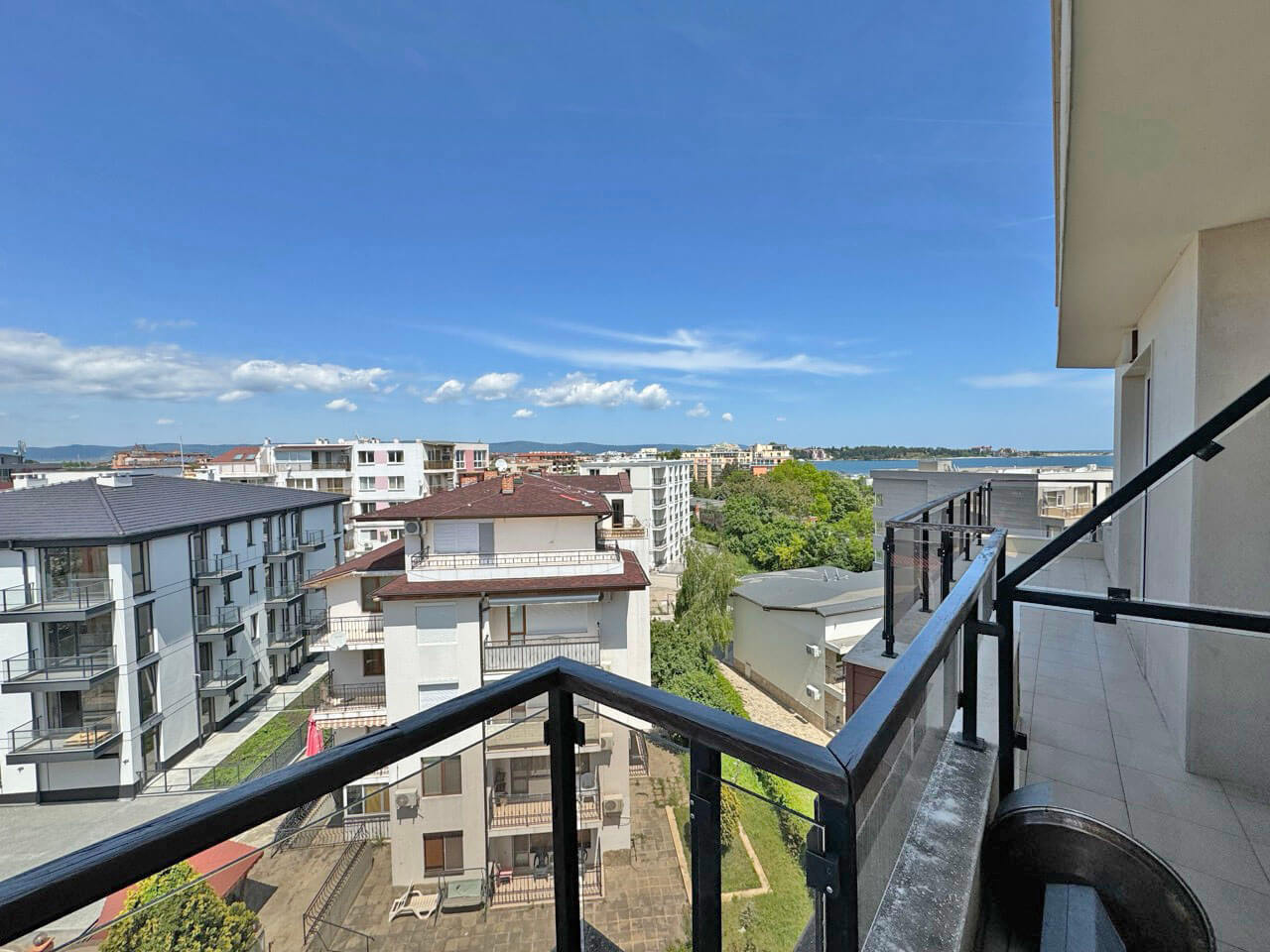 Просторный апартамент с одной спальней в ЖК Omega Resort, Равда - Изображение 17