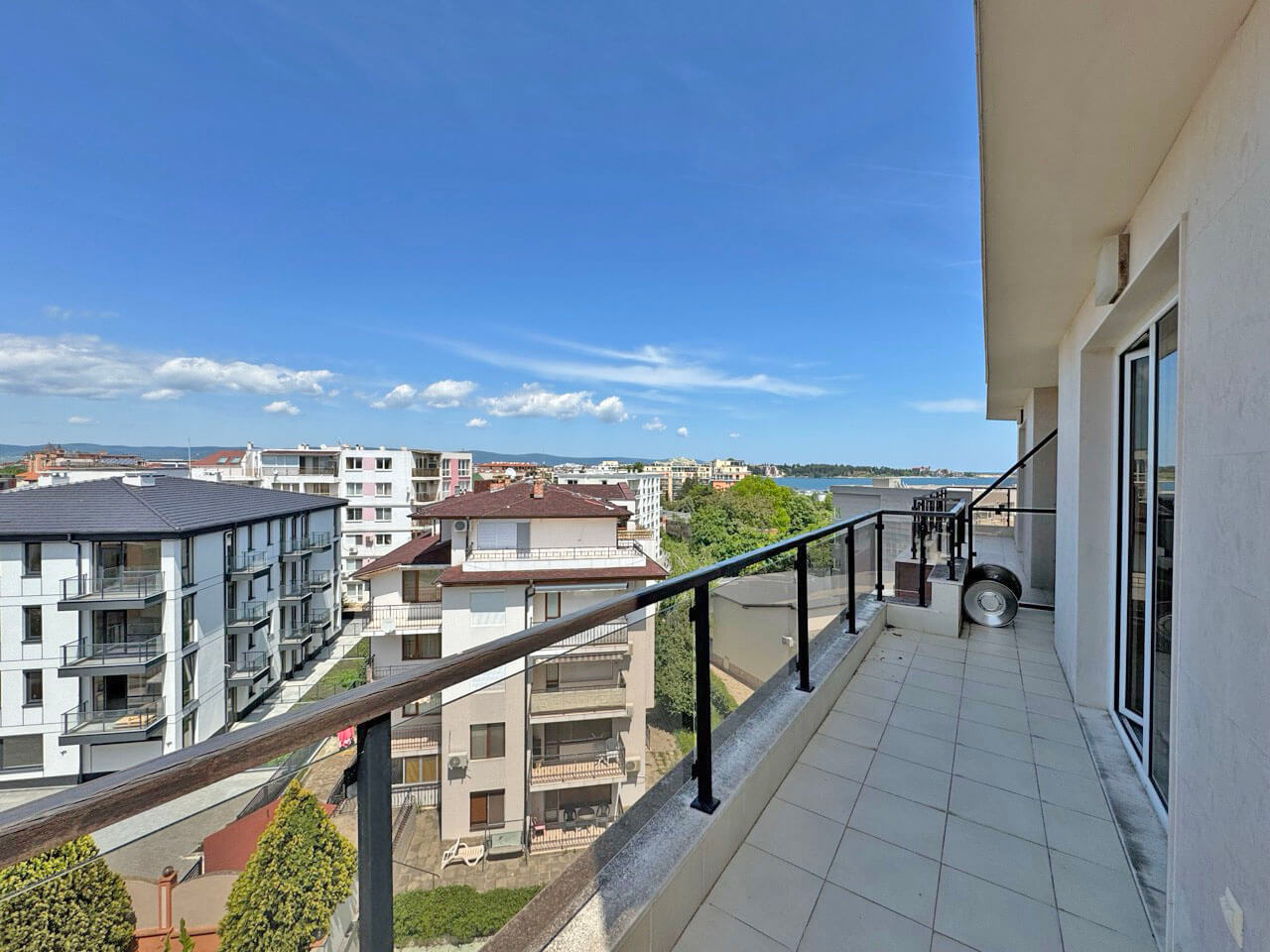 Просторный апартамент с одной спальней в ЖК Omega Resort, Равда - Изображение 19