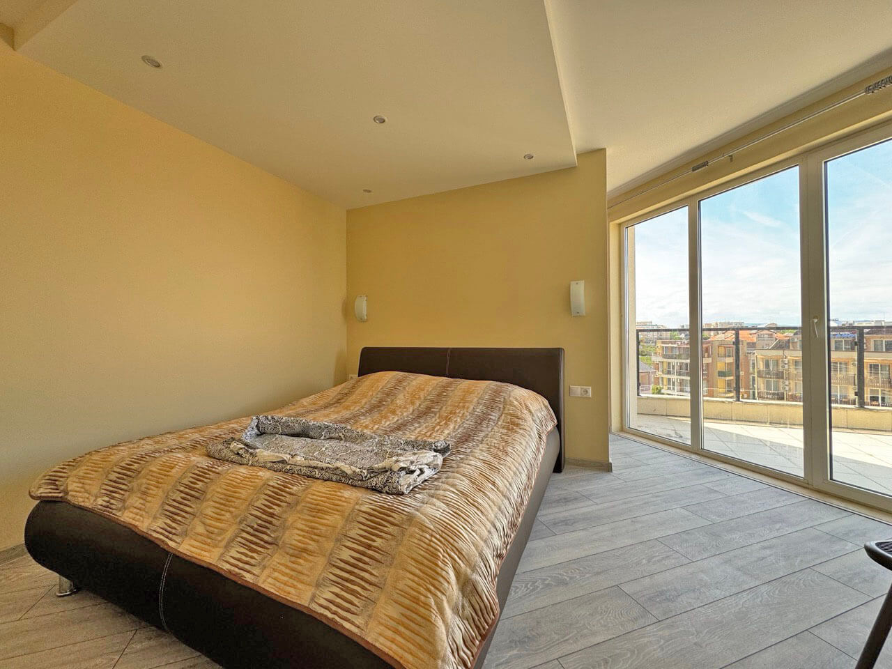 Просторный апартамент с одной спальней в ЖК Omega Resort, Равда - Изображение 20