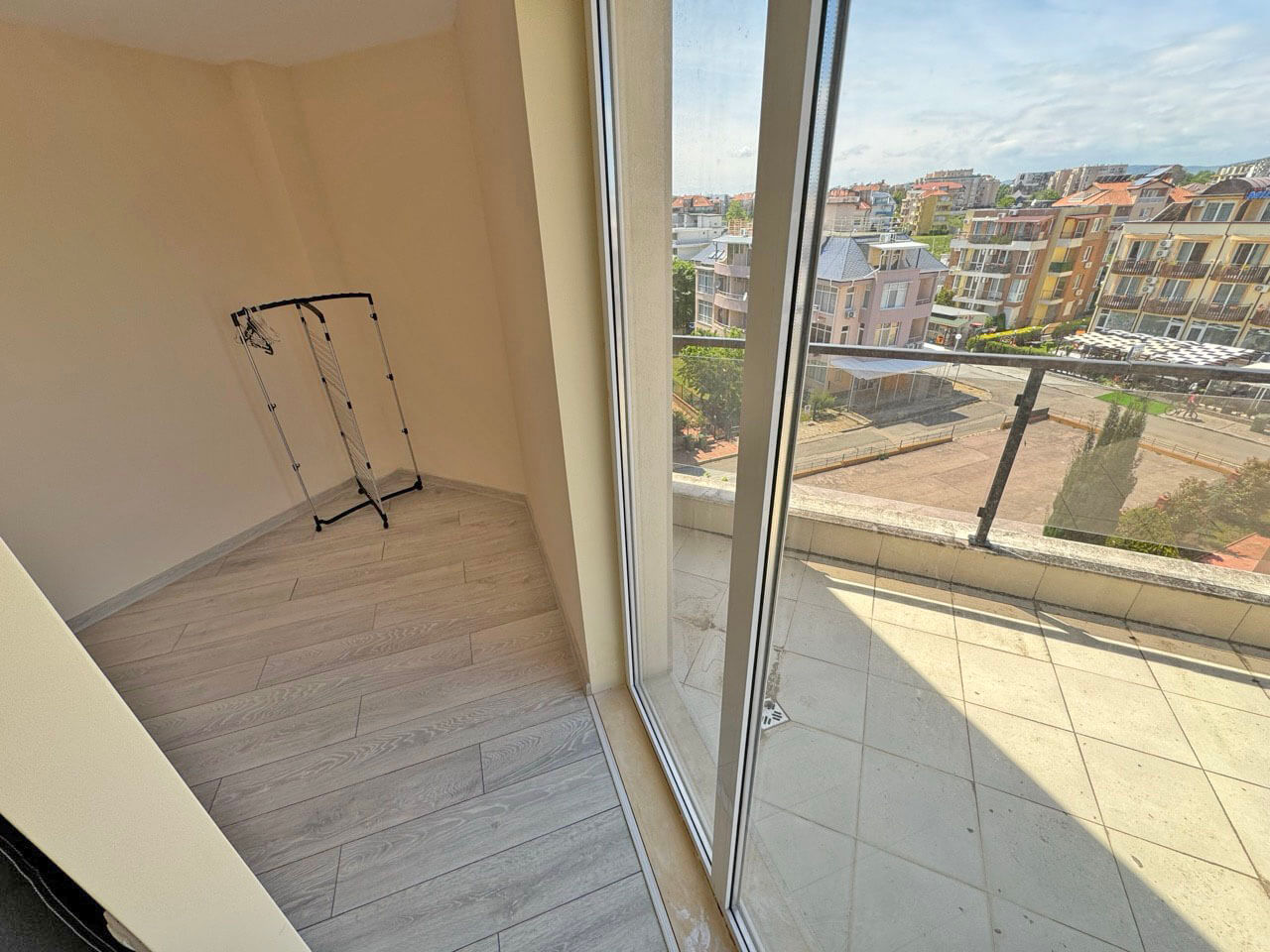 Просторный апартамент с одной спальней в ЖК Omega Resort, Равда - Изображение 21