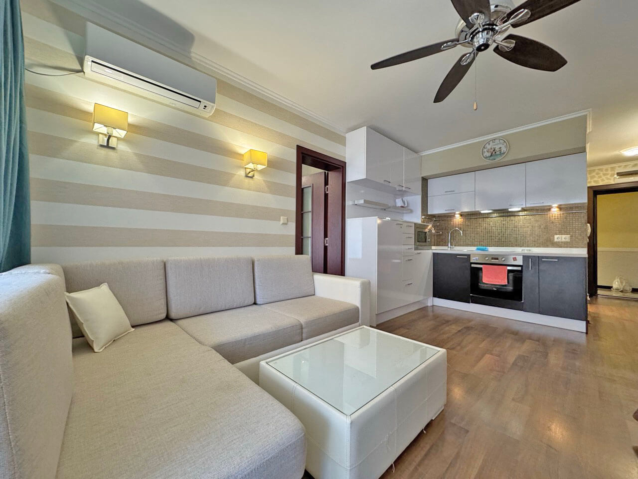 Апартамент с одной спальней в ЖК Rose Gardens , Поморие