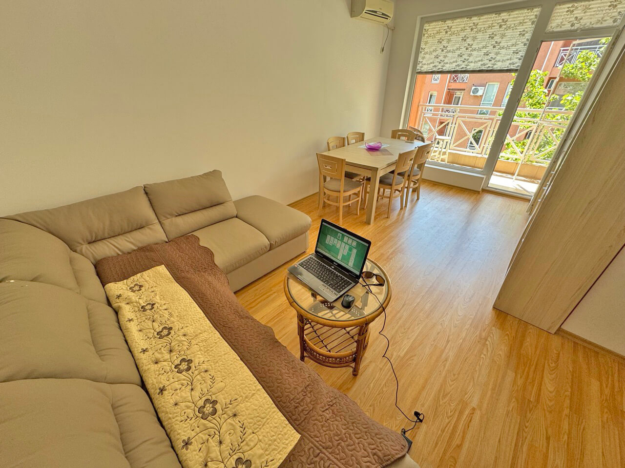 Уютный апартамент с двумя спальнями в ЖК Sunny Day 6, Солнечный Берег — изображение 18