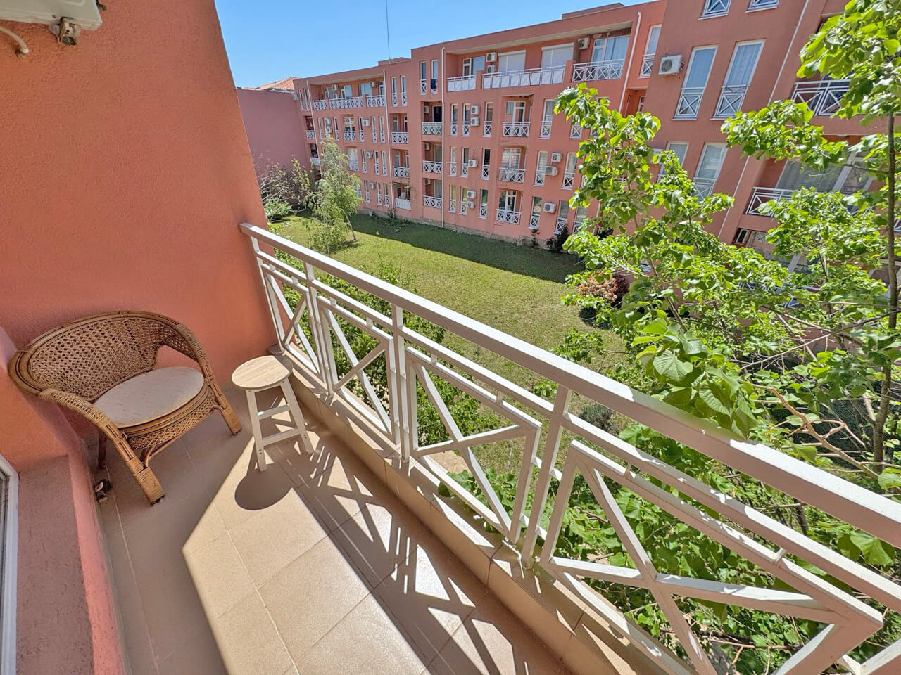 Уютный апартамент с двумя спальнями в ЖК Sunny Day 6, Солнечный Берег — изображение 20