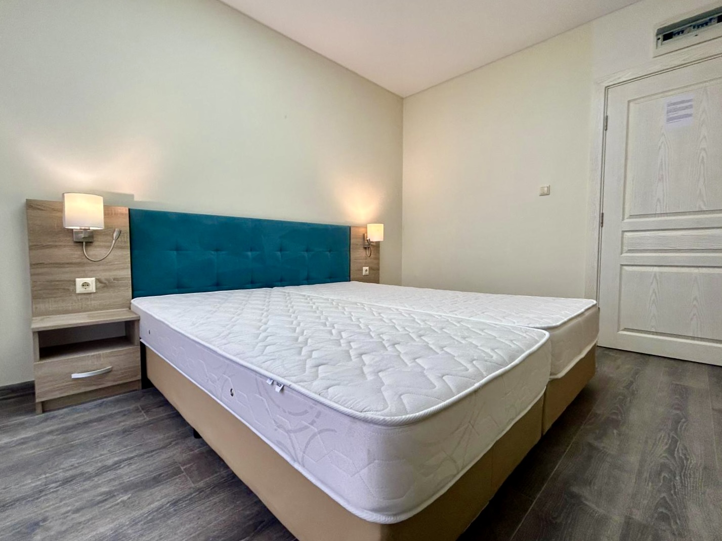 Студия в комплексе " Тарсис НОВА" Солнечный Берег - Изображение 12