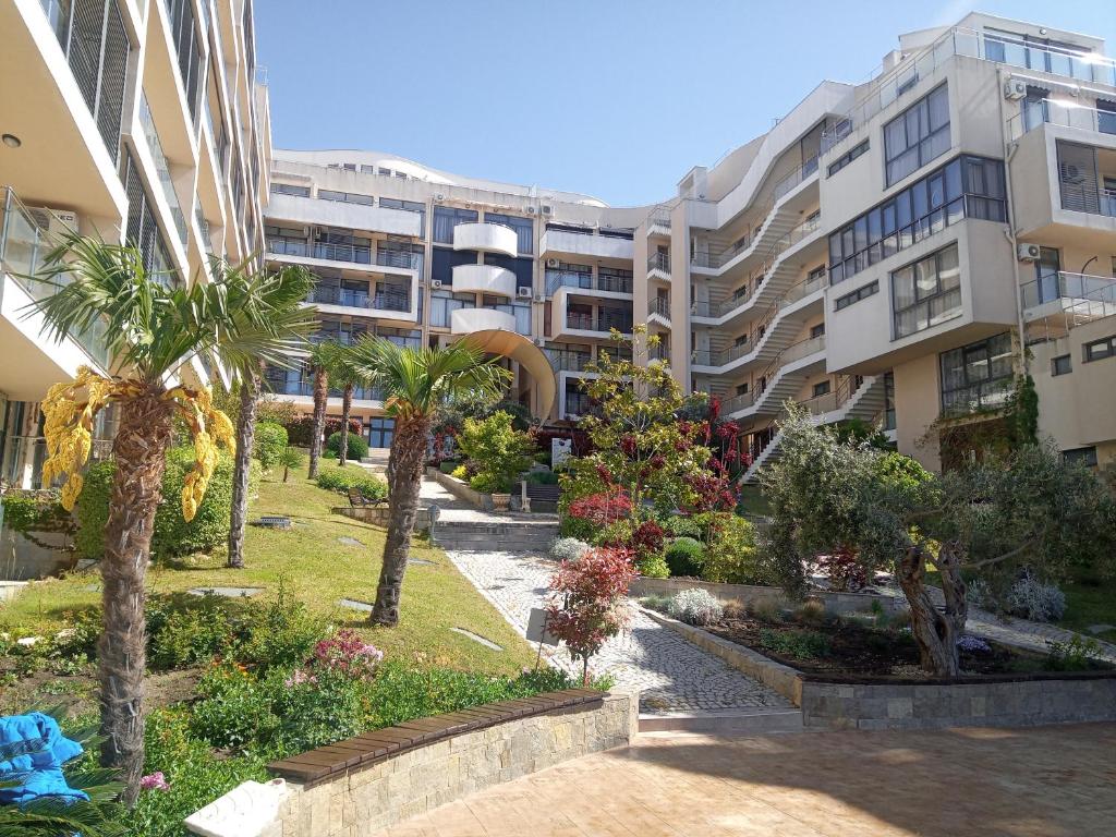 Просторный апартамент с одной спальней в ЖК Dolce Vita 2, Свети Влас — изображение 2