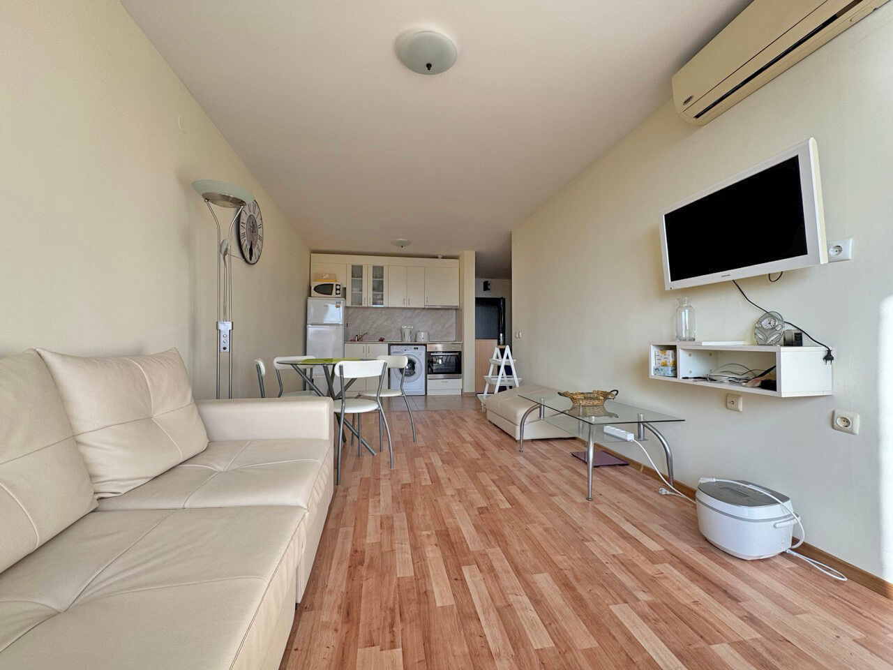 Светлый апартамент с двумя спальнями в ЖК Sea Fort, Свети Влас — изображение 16