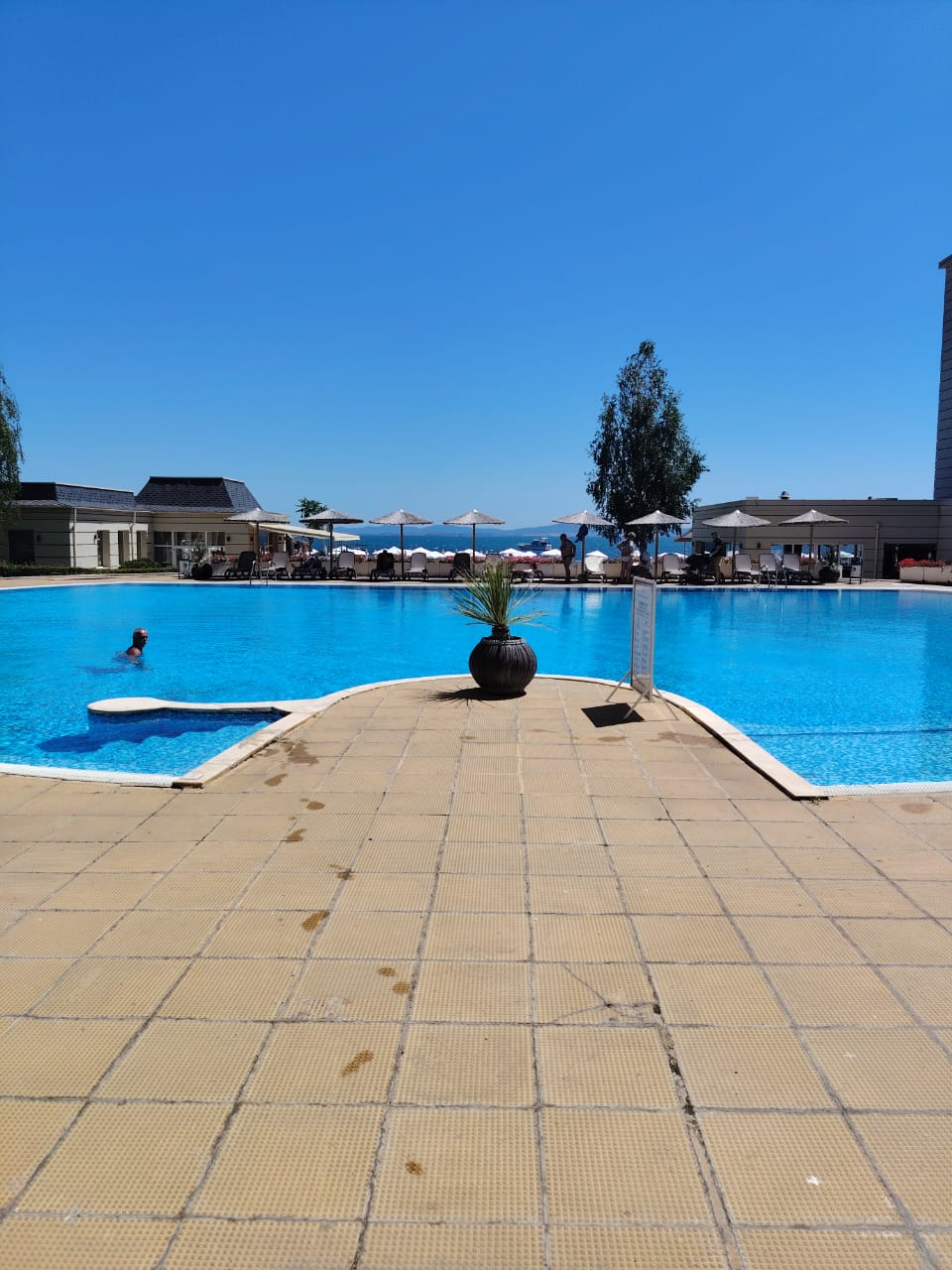 АРЕНДА апартамента с одной спальней в ЖК FESTA POMORIE RESORT , Поморие — изображение 3