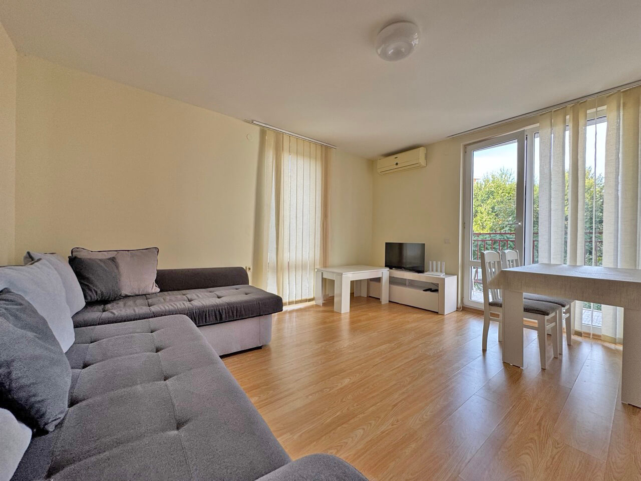 Апартамент с одной спальней в ЖК Marina Fort , Свети Влас — изображение 3