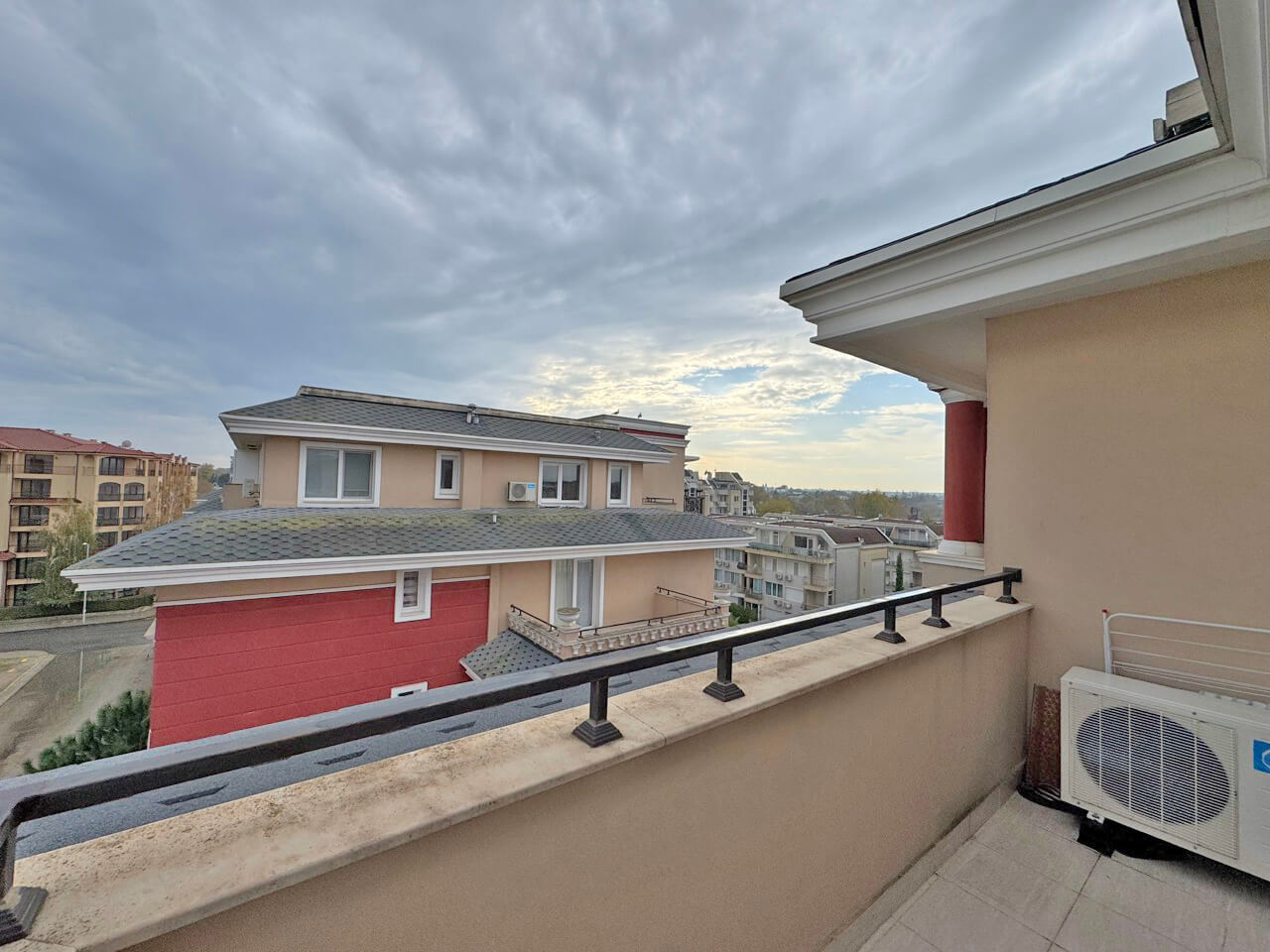 Апартамент с одной спальней в ЖК Messembria Resort Солнечный Берег — изображение 4