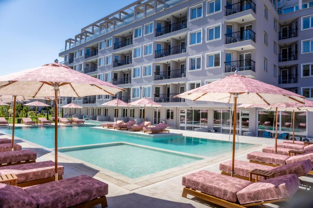 НОВИНКА Апартамент с двумя спальнями в ЖК J'adore Secret Gardens, Солнечный Берег — изображение 2