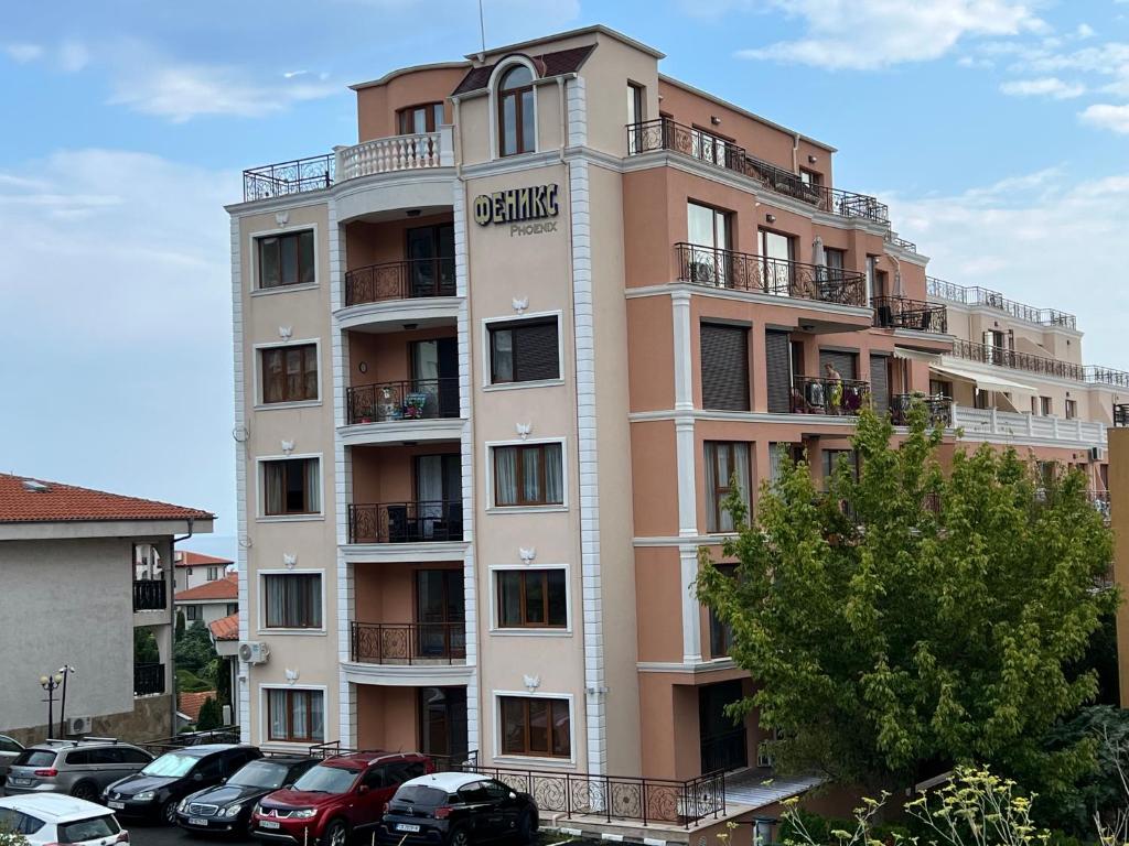 Светлый апартамент с двумя спальнями в ЖК Phoenix, Свети Влас — изображение 2