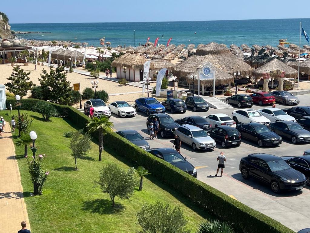 Светлый апартамент с двумя спальнями в ЖК Phoenix, Свети Влас — изображение 3