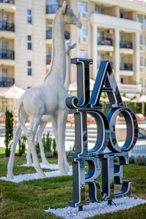 НОВИНКА Апартамент с двумя спальнями в ЖК J'adore Secret Gardens, Солнечный Берег — изображение 3