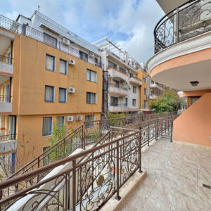 Светлый апартамент с двумя спальнями в ЖК Phoenix, Свети Влас