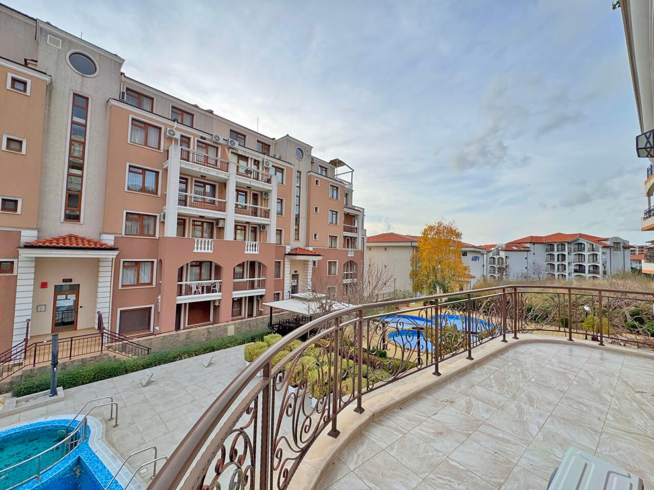 Светлый апартамент с двумя спальнями в ЖК Phoenix, Свети Влас — изображение 28